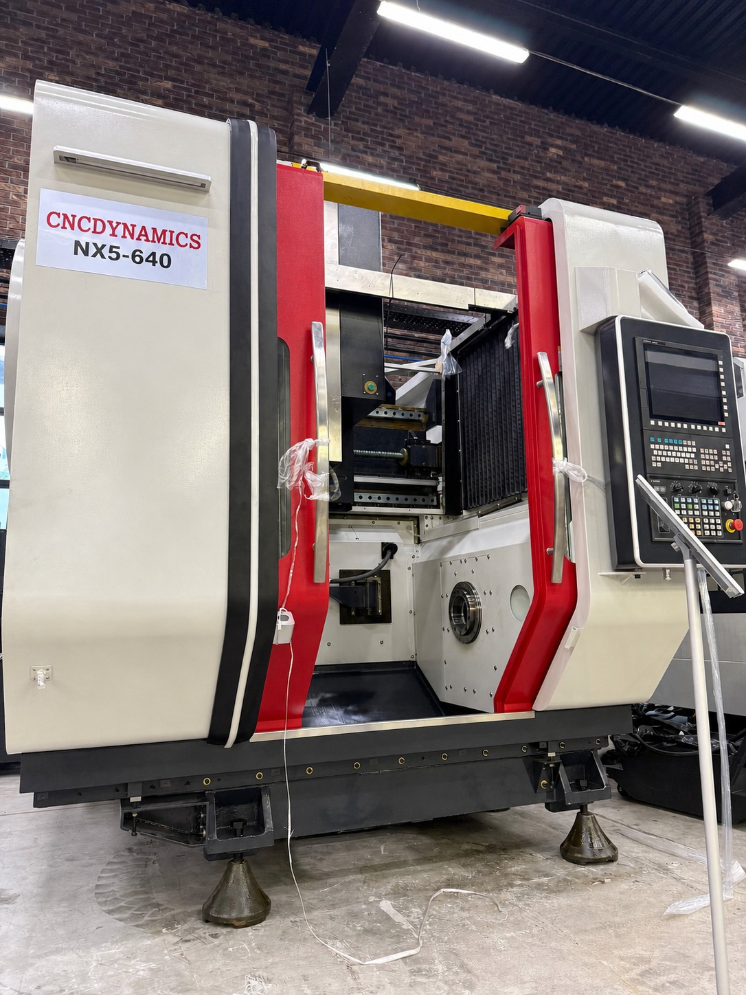 Новый пятиосевой обрабатывающий центр CNCDYNAMICS NX5-640 в цехе CNC DYNAMICS